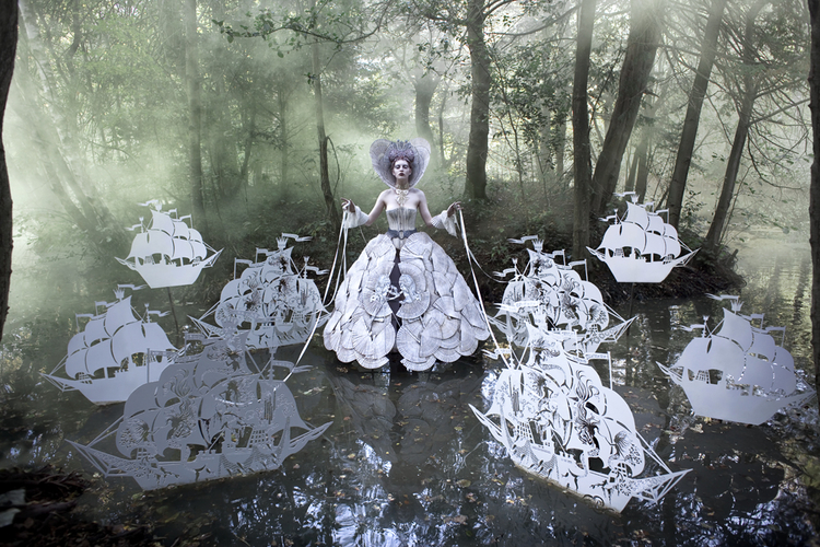 "The Queen's Armada", fot. Kirsty Mitchell